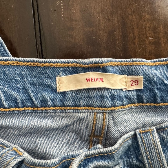 Women’s Levi wedgie Jean size 29 - Picture 4 of 4